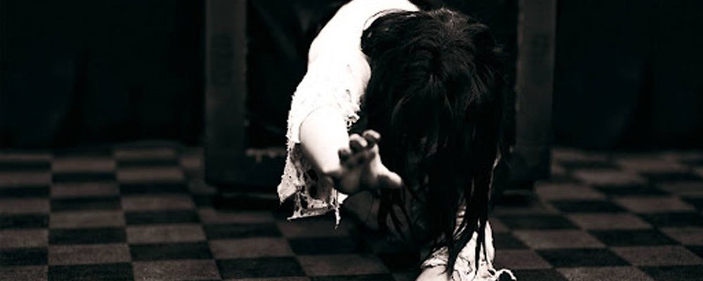 Кадр из первой экранизации «Звонка», 1998 г. По роману Кодзи Судзуки