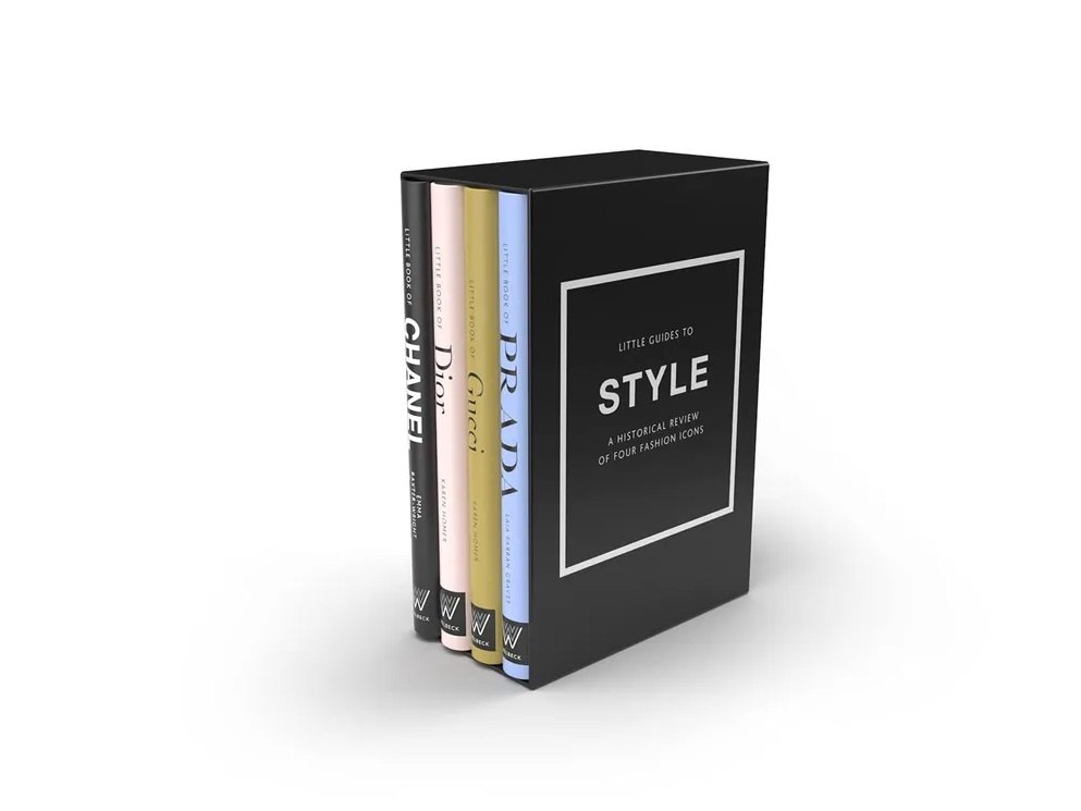 Little Box of Style: The Story of Four Iconic Fashion Houses (комплект из 4-х книг)
Little Box of Style: The Story of Four Iconic Fashion Houses (комплект из 4-х книг)