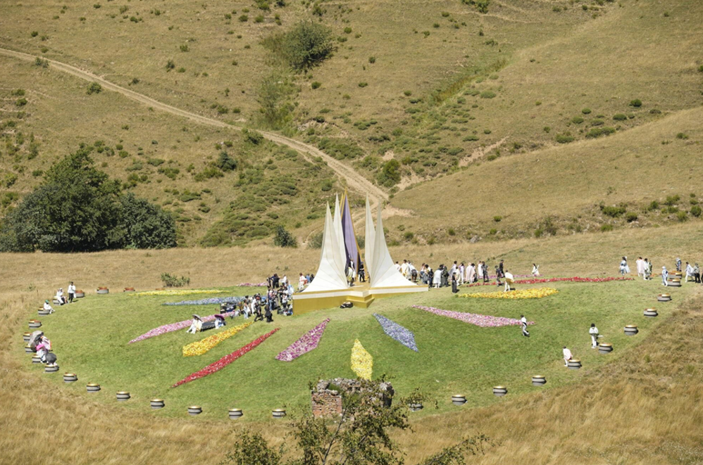 Кадр со съёмок фильма «Рассвет Жатвы»