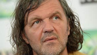 В России издан сборник рассказов Эмира Кустурицы "Сто бед"