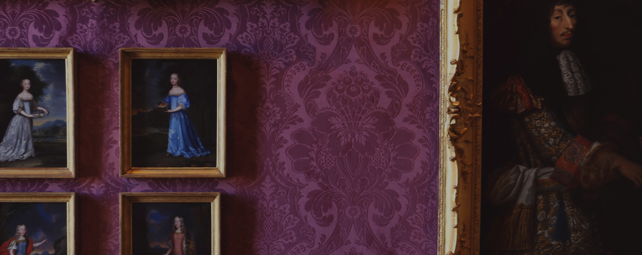 Версальские кровопийцы: о чём трилогия «Вампирия»