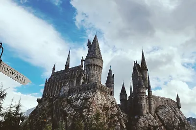 Приготовьте волшебные палочки: 9 книг о магических школах