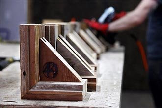 Из фрагментов дома Брэдбери сделали 451 подставку для книг