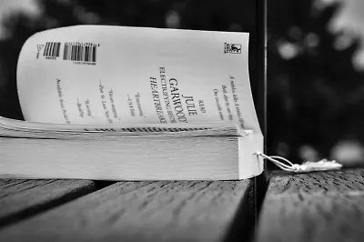 Нон-фикшн 18+: 5 впечатляющих книг для взрослых