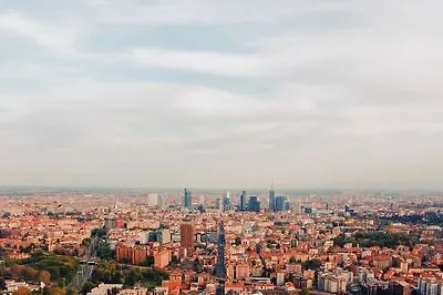 8 атмосферных романов о разных городах мира