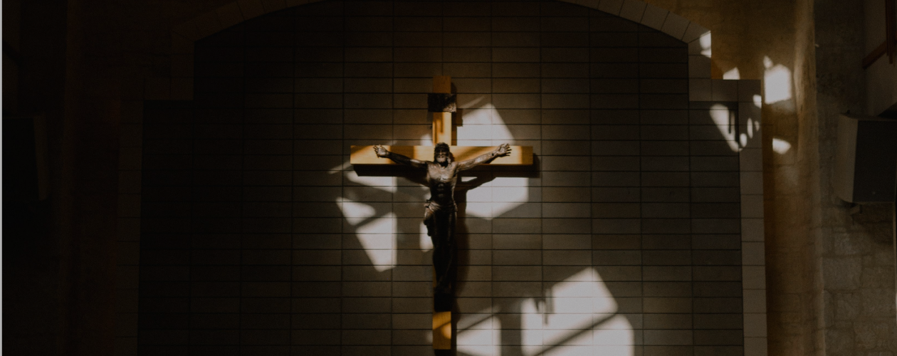 Замкнутый круг: 6 жутких книг о сектах и культах