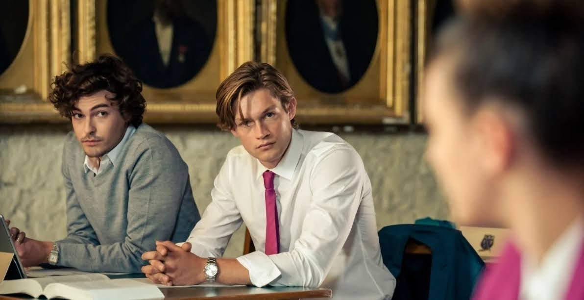 Кадр из сериала «Макстон-холл», 2024