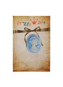 Камея Девушка на голубом (12/01-40) (2,2х3,0см) (упаковка)