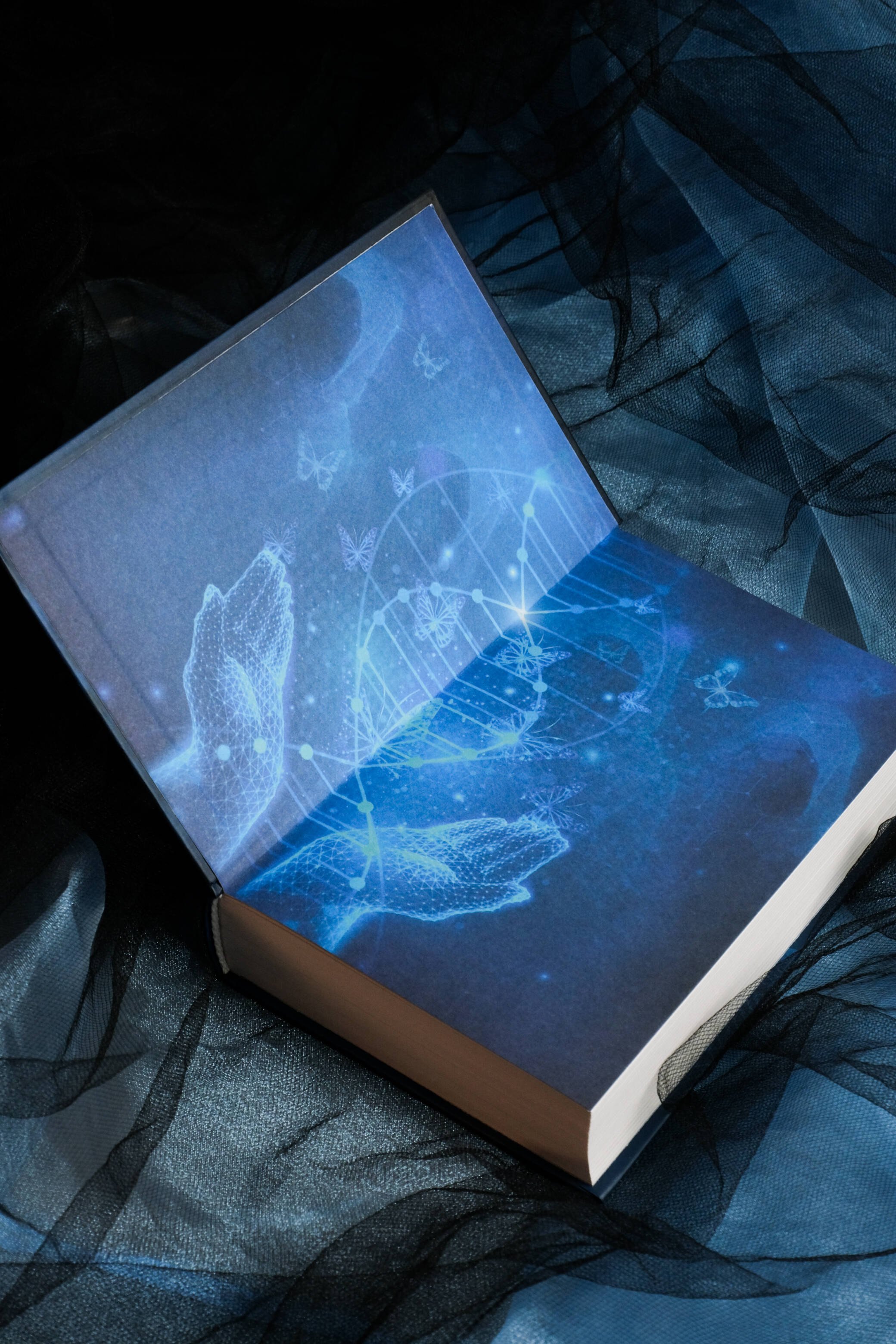 Изображение бумажной книги