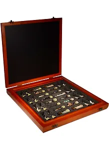 Настольная игра в кейсе шахматы (Наполеон и Кутузов, 9 см) (40х40х6) (71240)