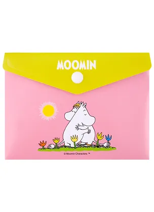 Папка-конверт А6 на кнопке MOOMIN "Муми-тролль и Фрекен Снорк обнимаются" 2948917