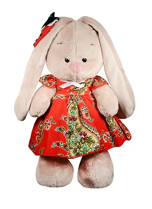 Мягкая игрушка Зайка Ми в красном платье и с клубничкой (25 см) (StS-163) 2523104