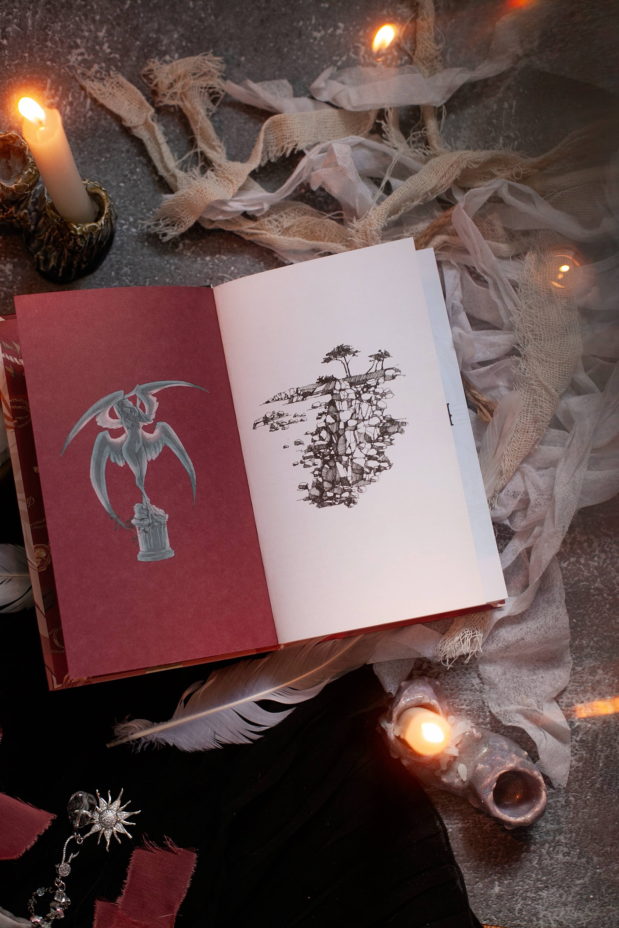 Изображение бумажной книги