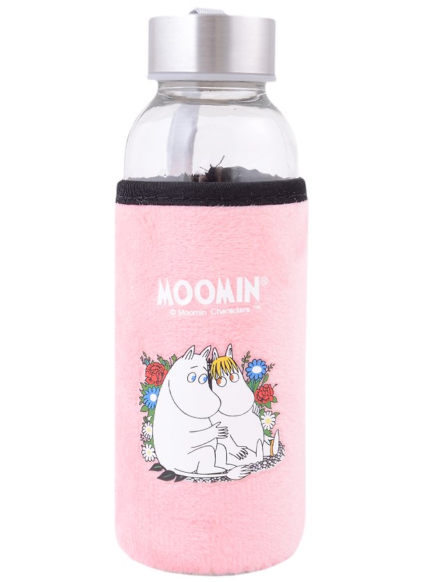 Бутылка в чехле велюр MOOMIN Муми-тролль и Фрекен Снорк сидят в цветах (стекло) (300мл) 2867823 — 1