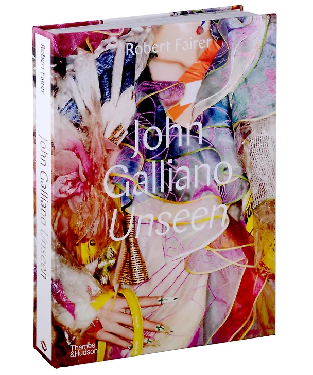 Книга John Galliano: Unseen (Роберт Фейрер) — 1