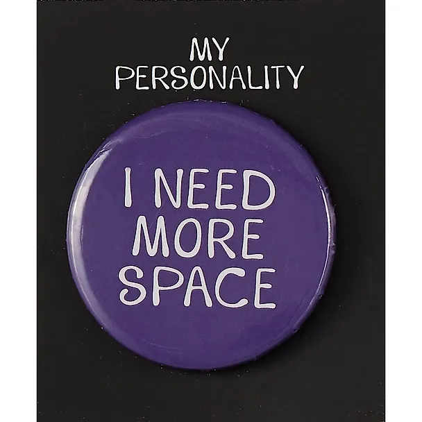 Значок круглый I Need More Space (фиолетовый) (металл) (38мм) 2892864 — 1