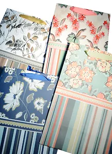 Пакет подарочный бумажный А4 23*37*15 "Цветы и полосы микс", жен., мат. ламинат, Хансибэг