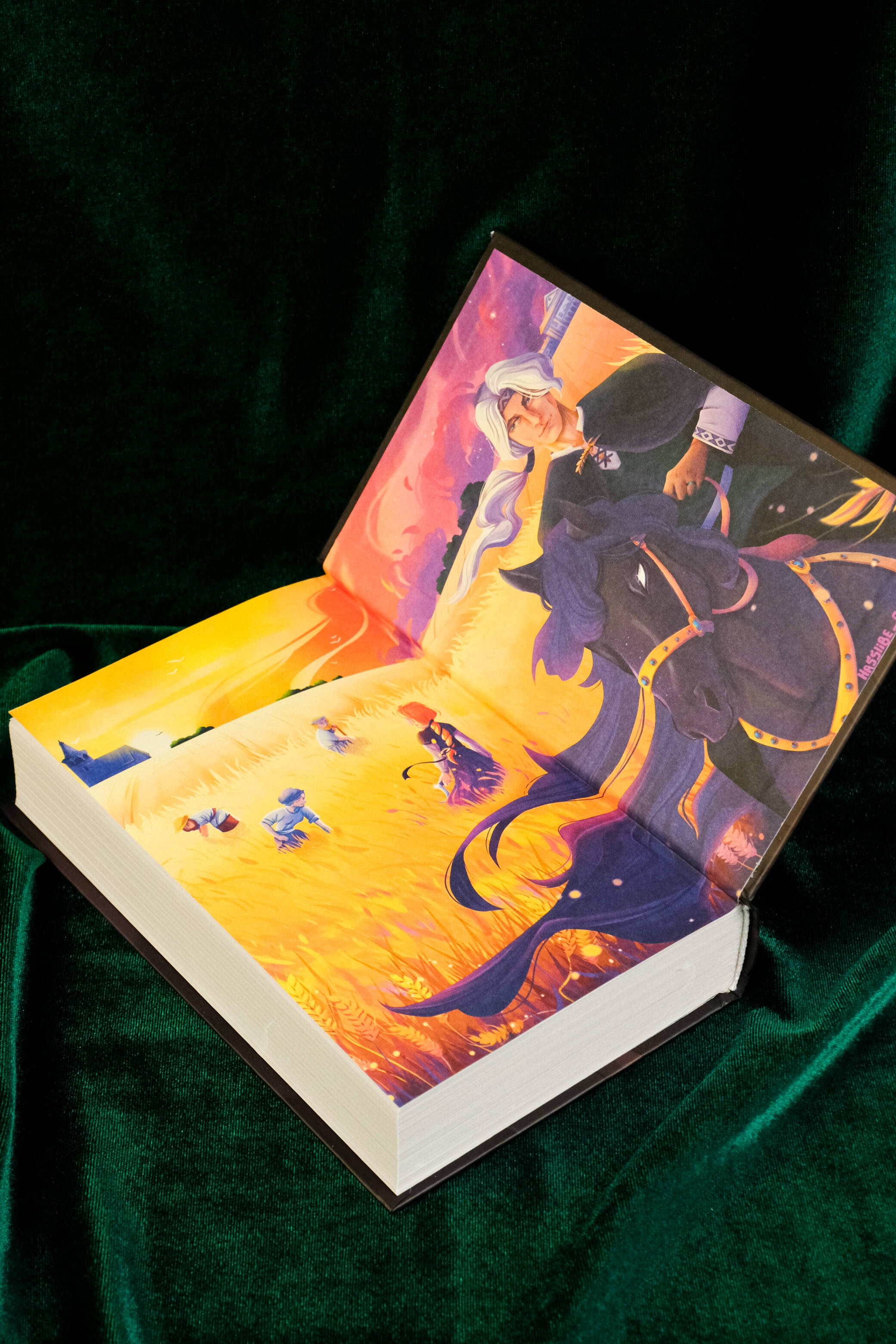 Изображение бумажной книги