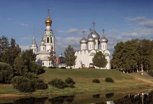 Почтовая открытка "Кремлевская площадь со стороны реки Вологды"