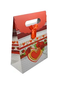 Пакет подарочный бумажный А5 19*8,5*27 "Королевское признание" на липучке, мат. ламинат, выруб. ручка, M
