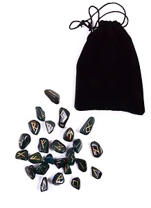 Скандинавские руны из гелиотропа