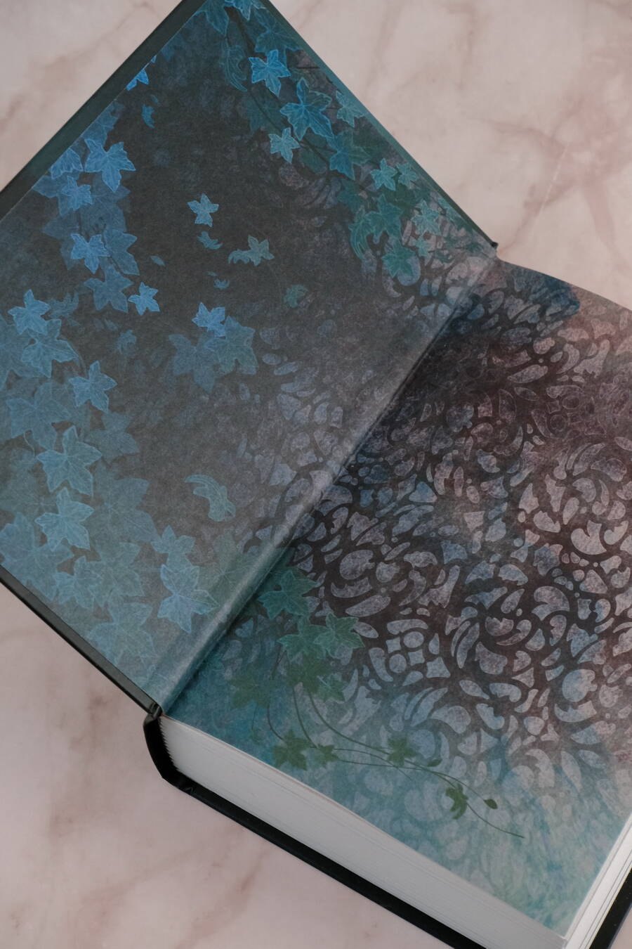 Изображение бумажной книги