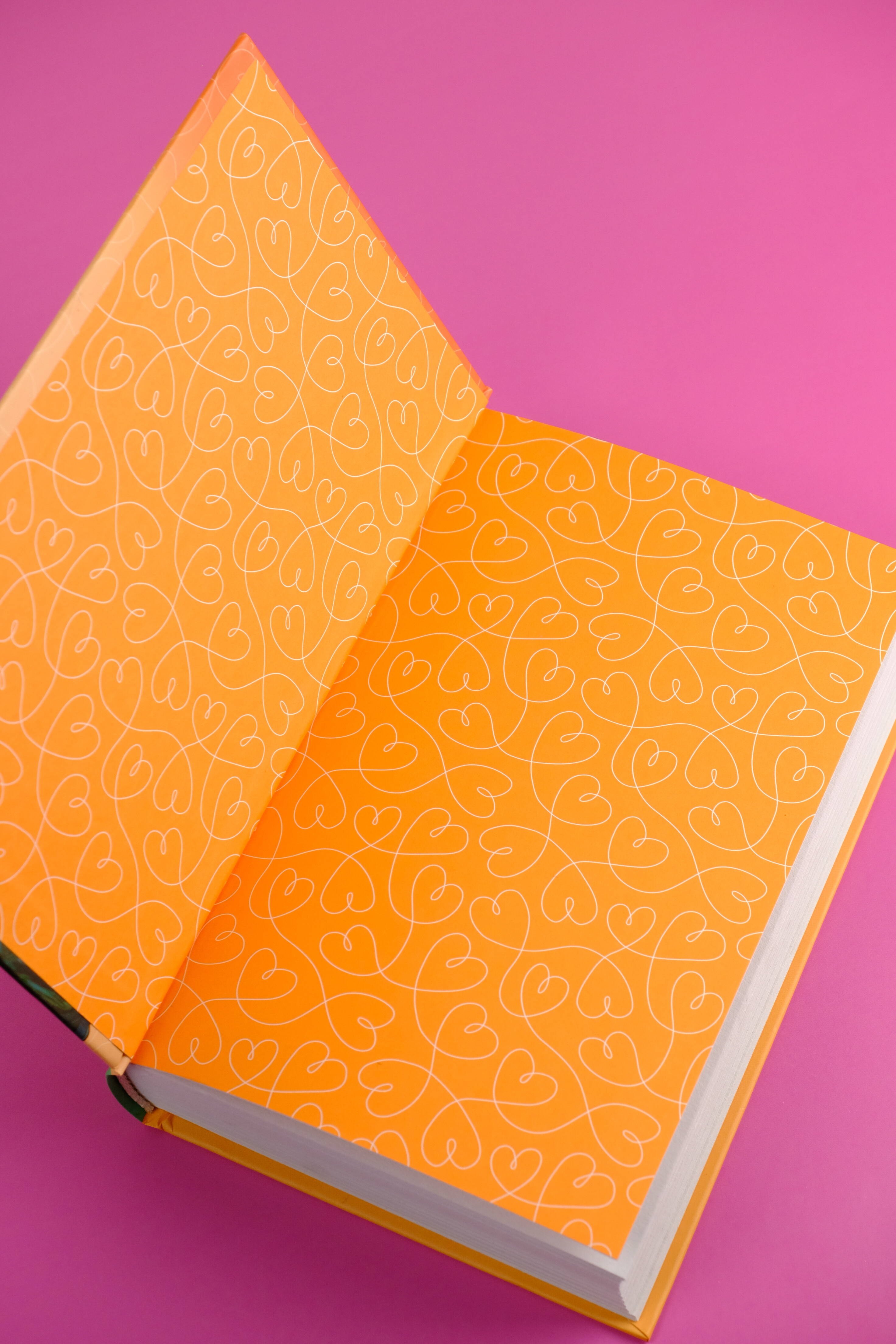 Изображение бумажной книги