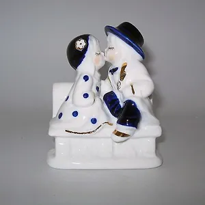Фигурка Мальчик с девочкой, 10х6х12 см (37089)