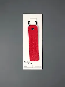 Брелок кожаный Jadore Saint Petersbourg красный