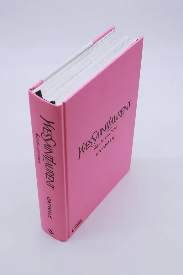 Книга Yves Saint Laurent Catwalk: The Complete Haute Couture Collections 1962-2002 () — 4