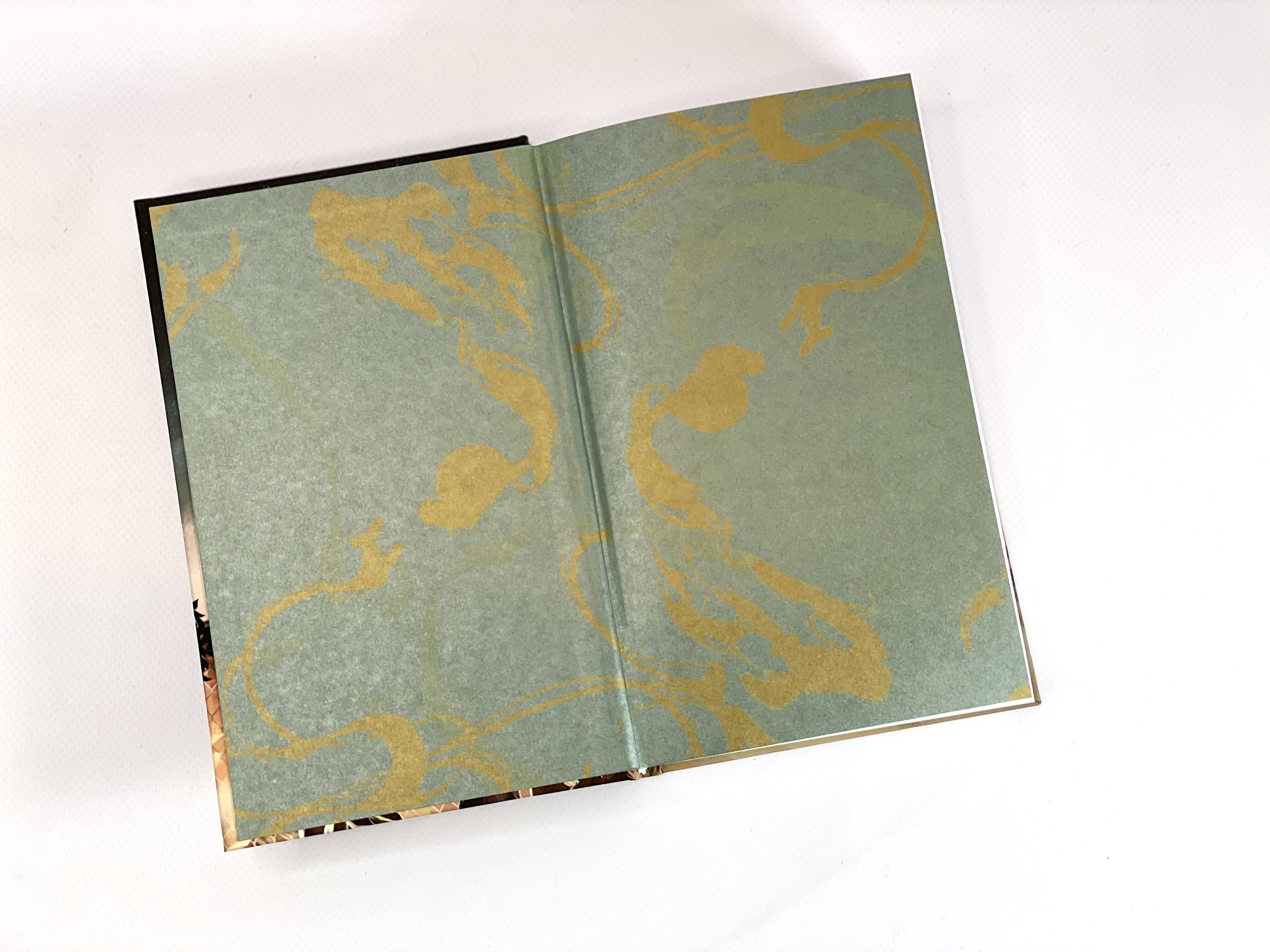 Изображение бумажной книги