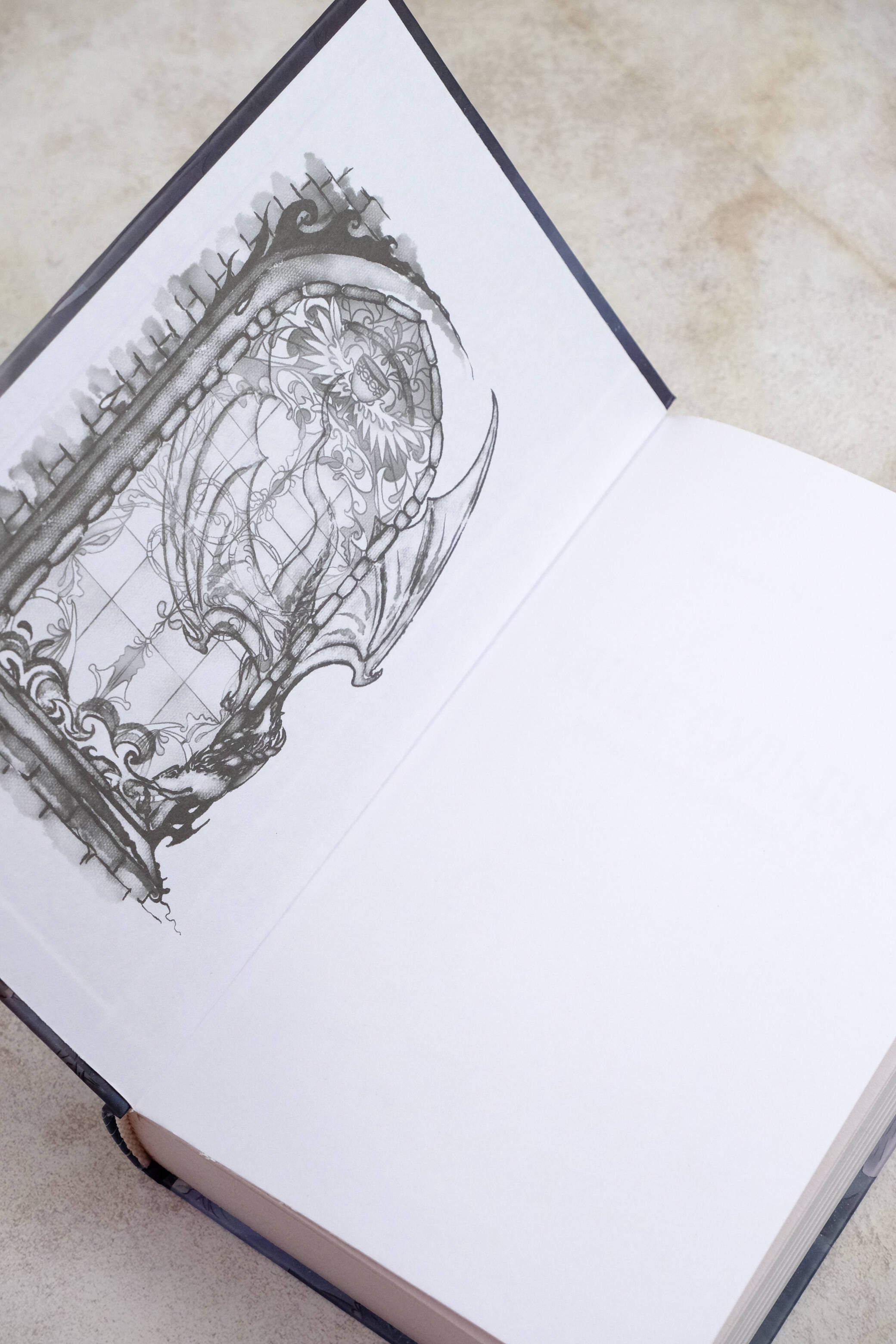 Изображение бумажной книги