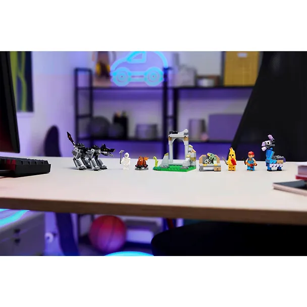LEGO Fortnite: Лагерь Пили и Спаркплага, 250 деталей (77075) 3121279 — 2