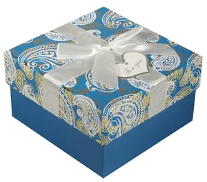 Коробка подарочная "Белые огурцы" 9*9*5.5см