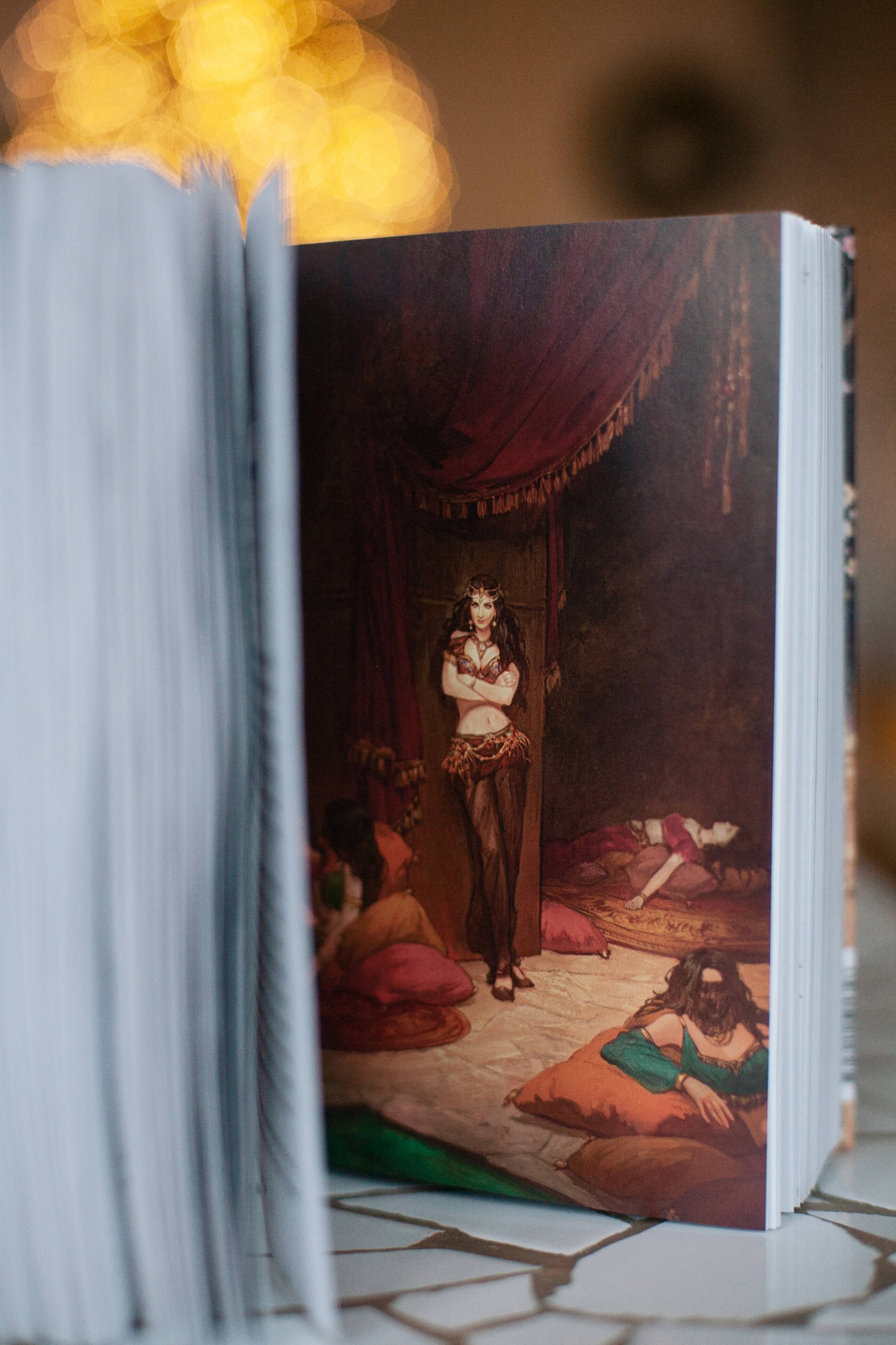 Изображение бумажной книги