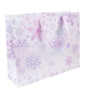 Пакет А4 33*26,5*10 "Снежинки на белом" НГ, бум.мат.ламинат 3104050