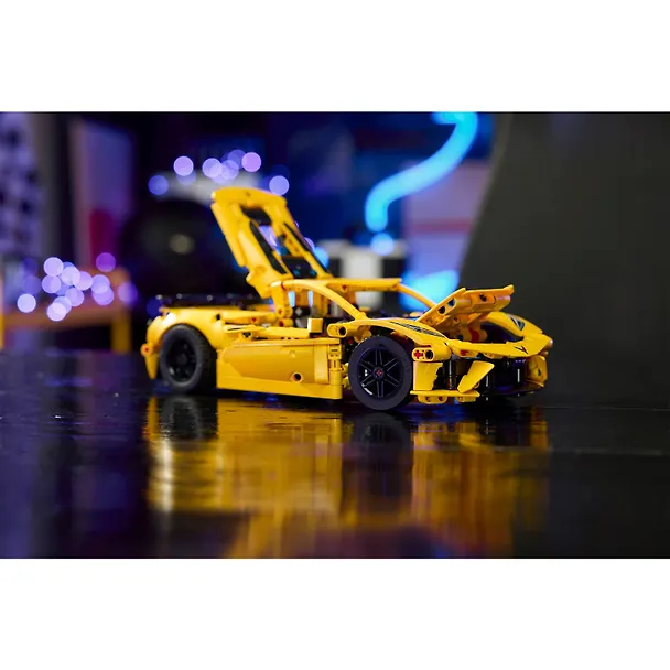 LEGO Technic: Шевроле Корвет Стингрей, 732 детали (42205) 3126538 — 11