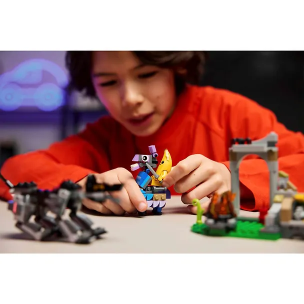 LEGO Fortnite: Лагерь Пили и Спаркплага, 250 деталей (77075) 3121279 — 10