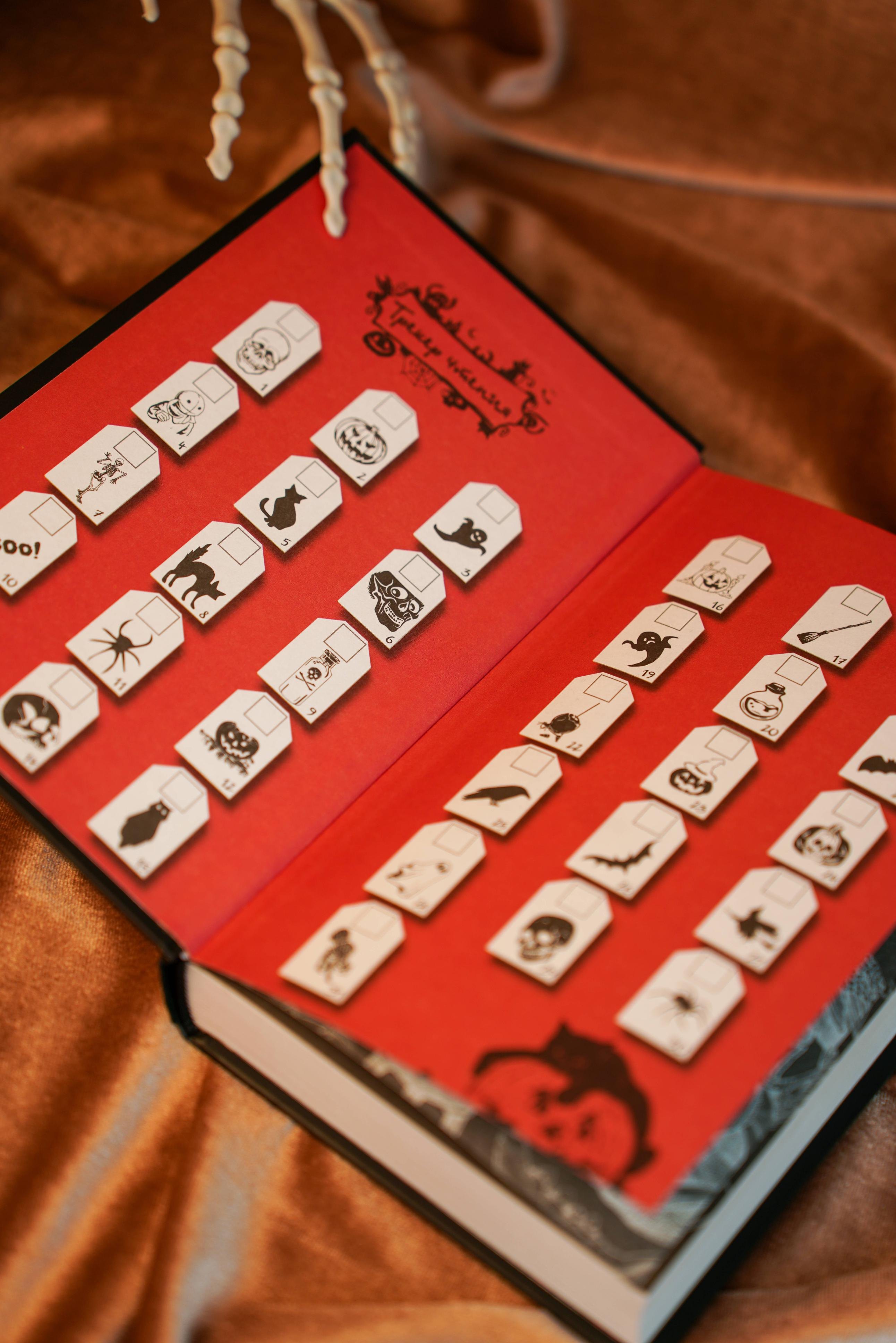 Изображение бумажной книги