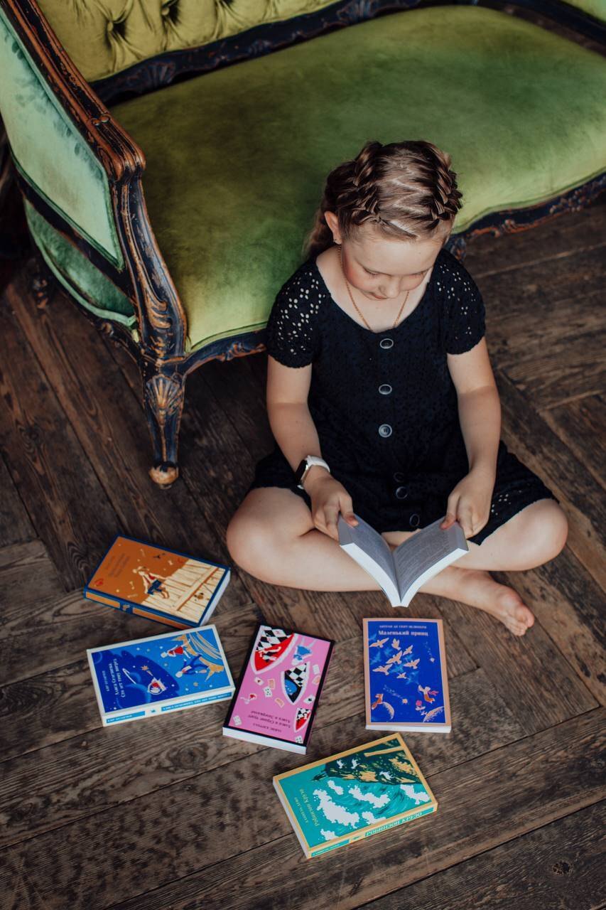 Изображение бумажной книги