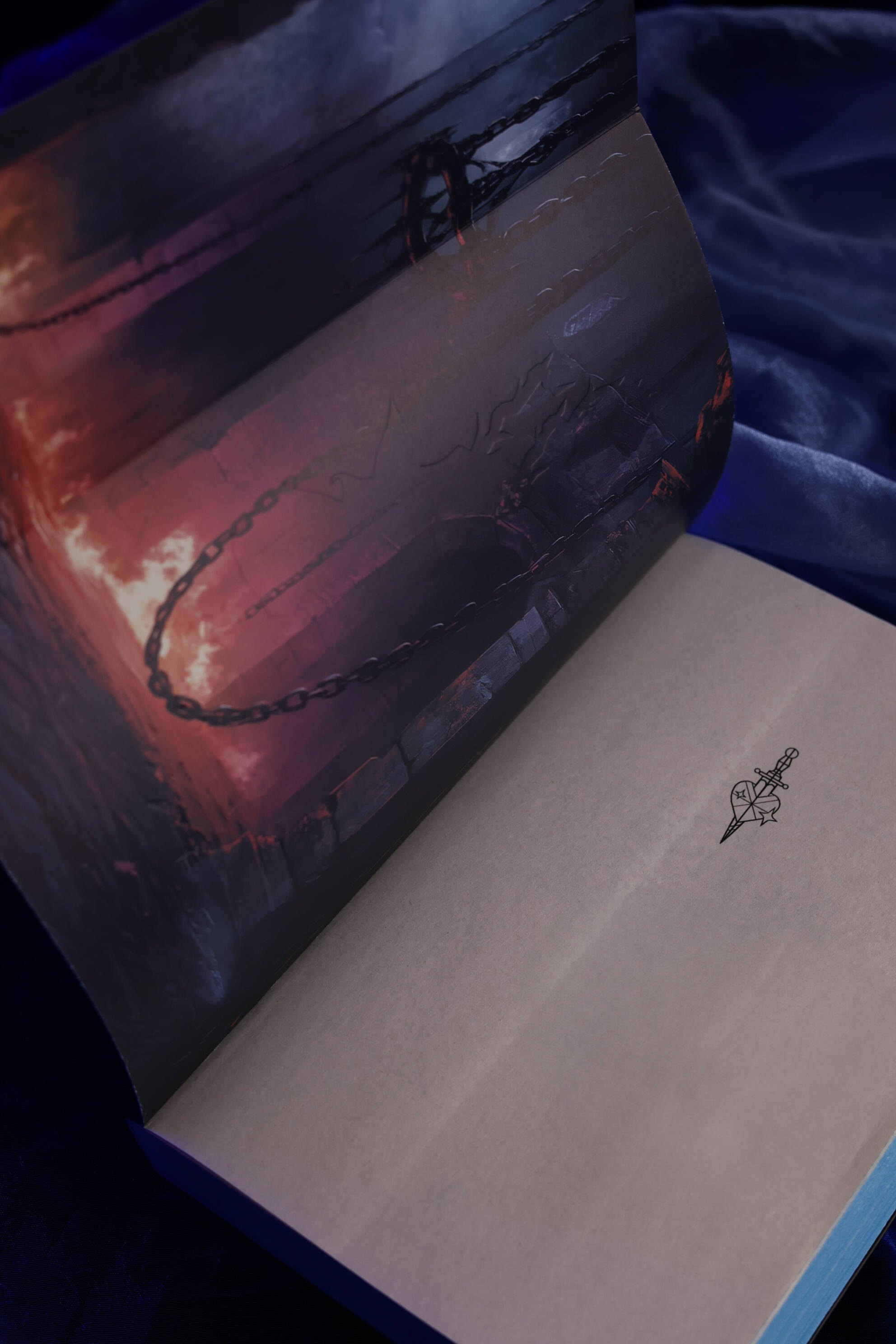 Изображение бумажной книги