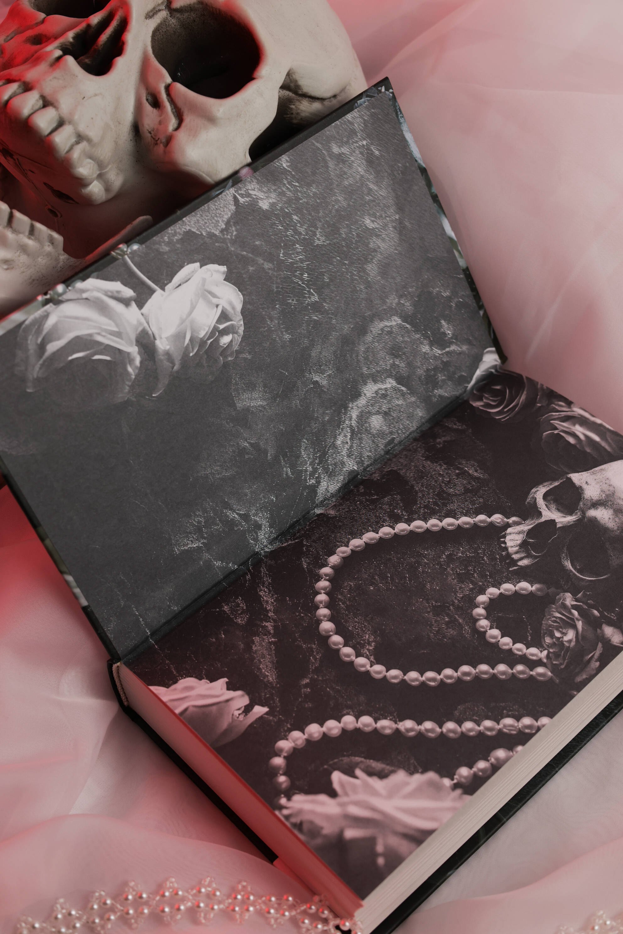 Изображение бумажной книги