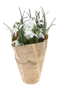 Композиция из искусственных цветов подснежники в газете (24 см) (620260)