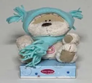 Мишка сидящий на подставке в шапке и шарфе (00605300005) 2299571