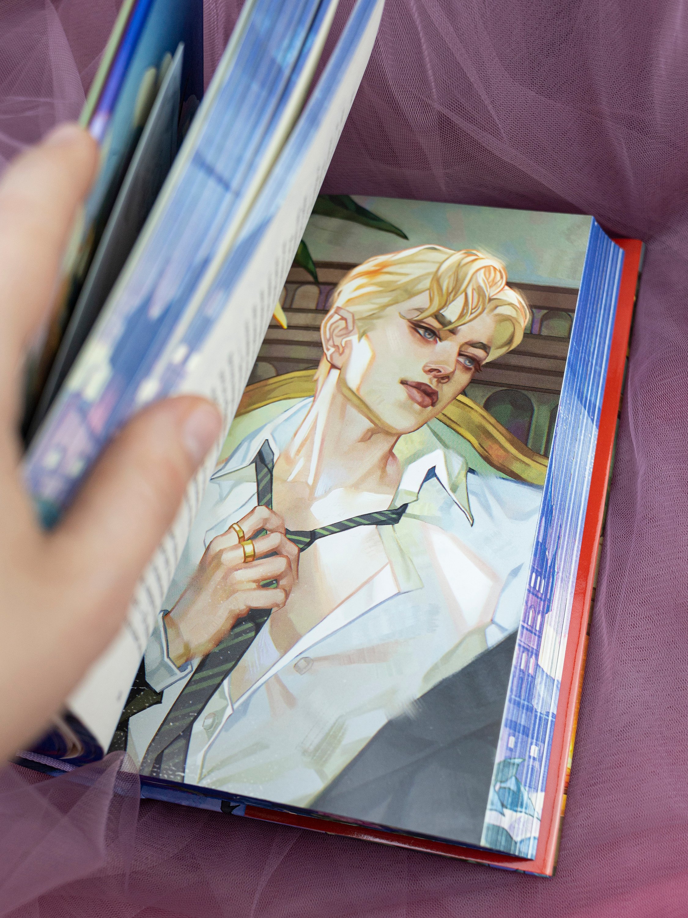 Изображение бумажной книги