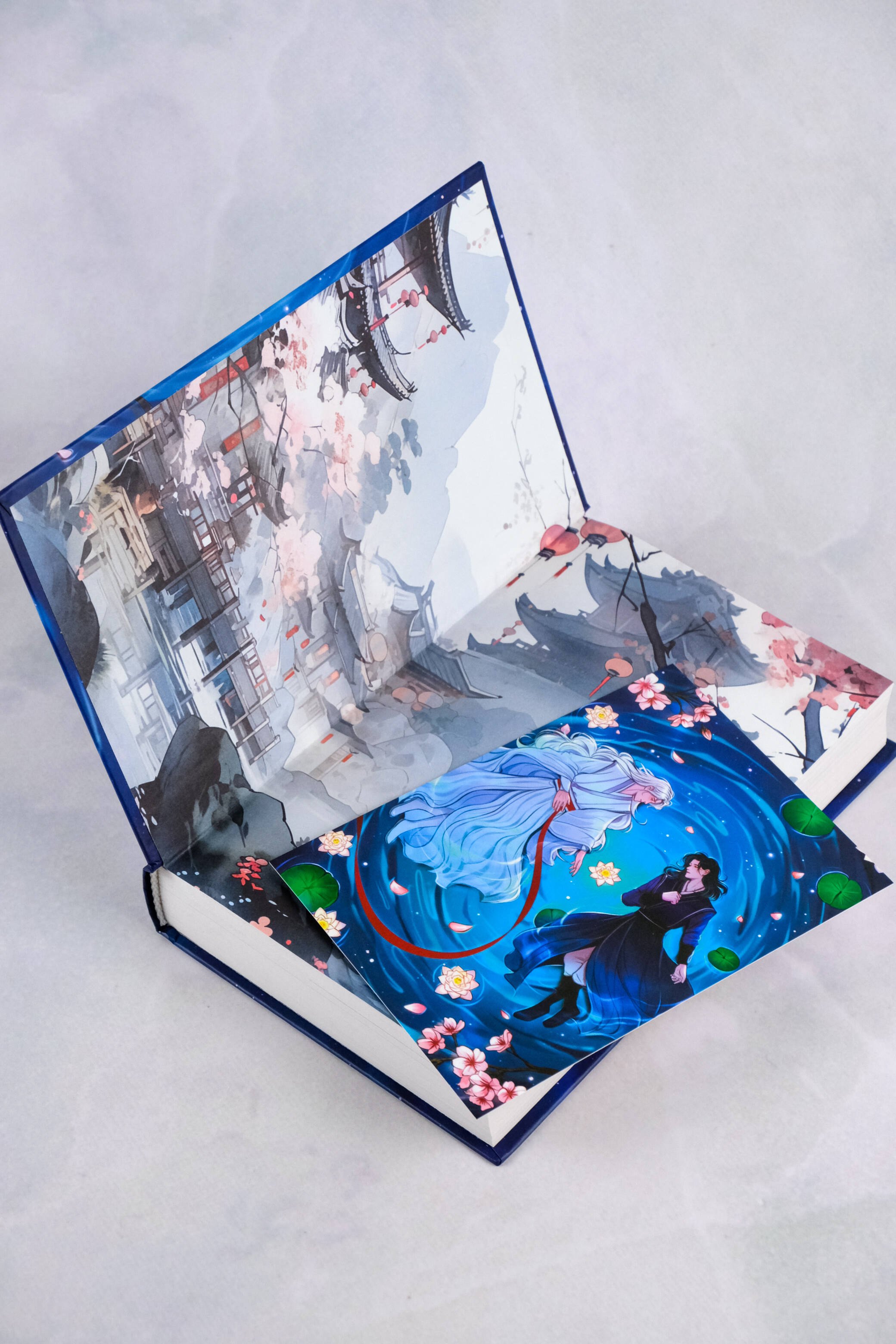 Изображение бумажной книги