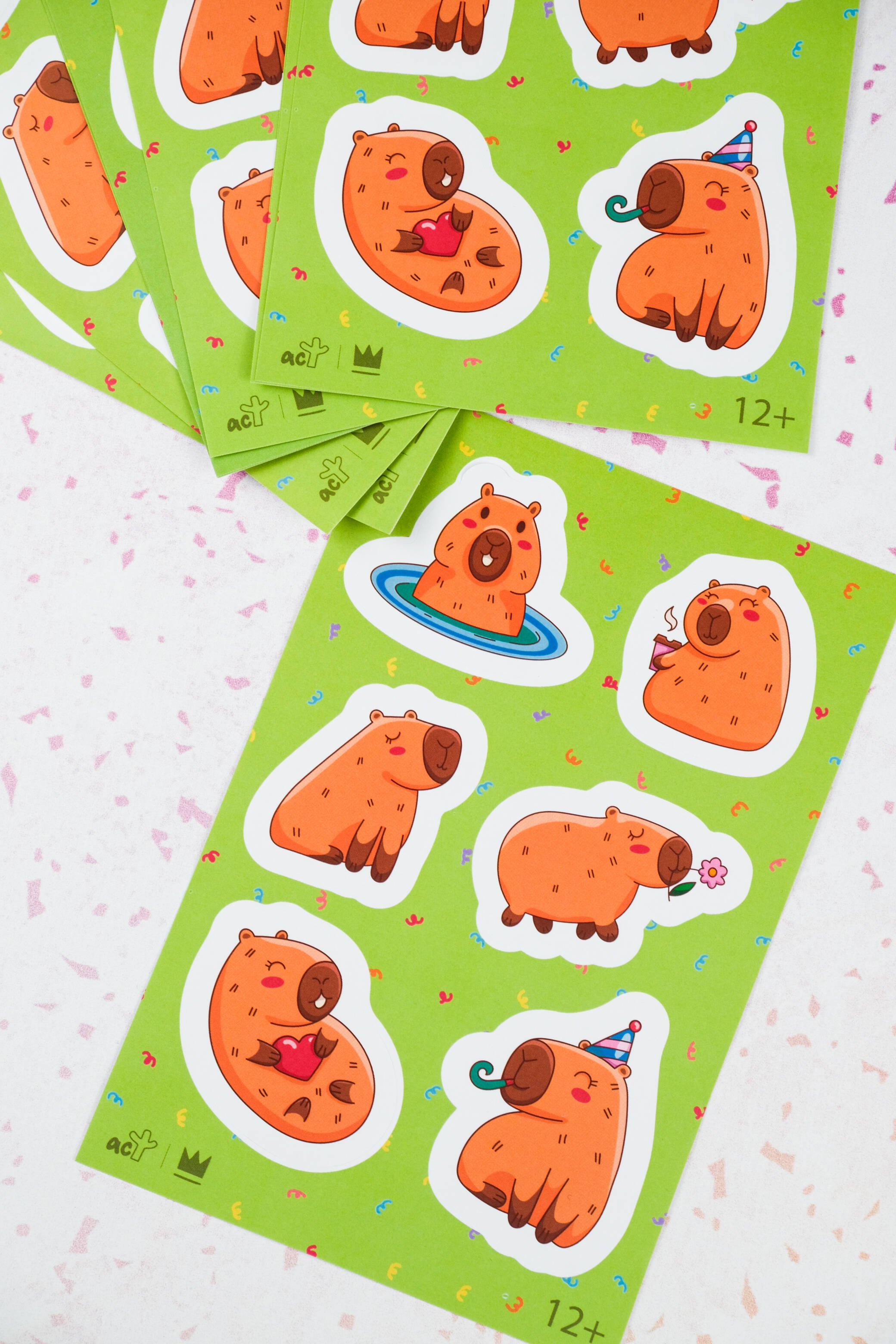 Изображение бумажной книги