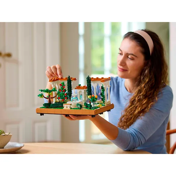 10359 Конструктор LEGO Icons Сад с фонтаном, 1302 деталей, возраст 18+ 3165433 — 3