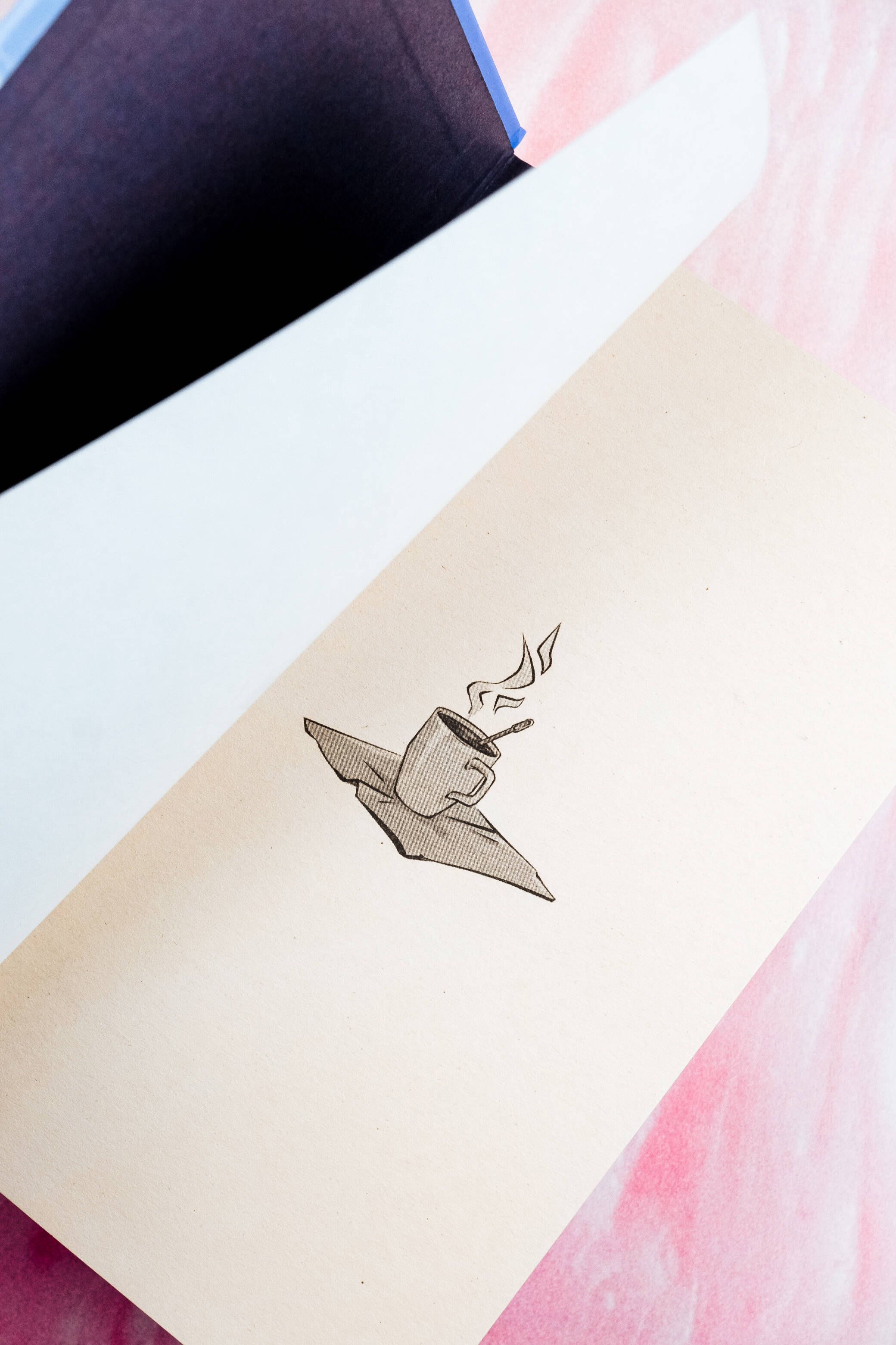 Изображение бумажной книги