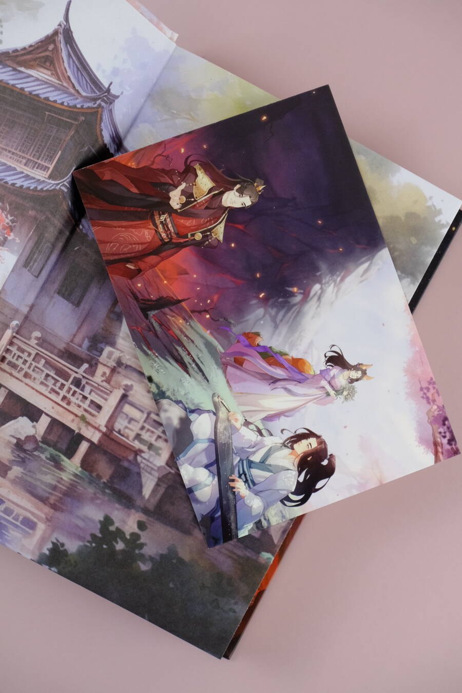 Изображение бумажной книги